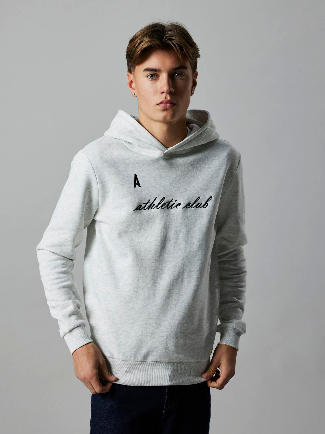 model_shot-creative